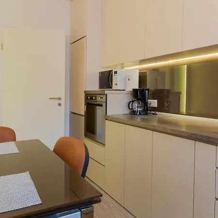 Apartment Ada Homes B18 *